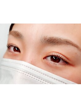 ナチュラル上品な目元にしたい