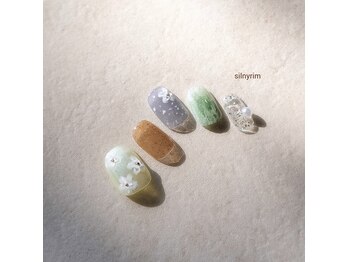 シルニー リム(Silny rim)/アシンメトリーニュアンスネイル