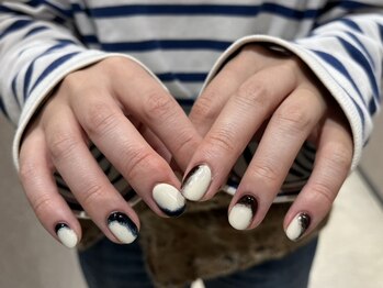 華倶楽部の写真/ショートネイルが映えるデザインをご提案！納得の技術と豊富なサンプル◎周りと差がつくニュアンスネイルに