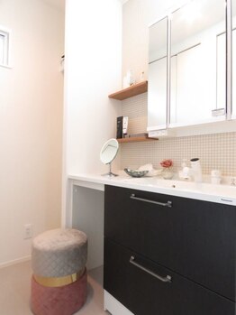 ミロワール ドゥ サピュイェ(MIROIR de Sappuyer)/・ドレッサールーム・