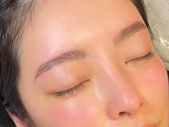 ハナサクラ 心斎橋(HANASAKURA)の写真/美眉スタイリングで自分に似合う垢抜け顔に♪フェイスWAXで艶感UP！一生モノの眉毛脱毛ができる希少サロン