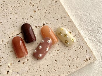 ココロネイル 半田山店(Cocolo nail)の写真/【ハンドデザイン/デザインによってお値段が追加¥6050～】人気のフレンチネイルや、ワンカラー、チークなど