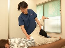 かがしまはりきゅう接骨院 鍼灸整体の雰囲気（強さなどを確認しながら施術します。お気軽にお伝えください。）