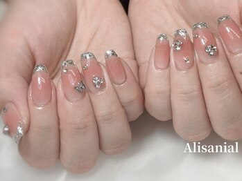 アリサネイル(ALISA NAIL)の写真/特別な日を彩る、華やかなネイル！貴女の魅力を最大限引き出します♪シンプル系デザインもご用意☆
