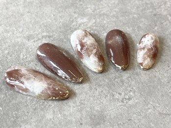 ブラウンニュアンスネイル