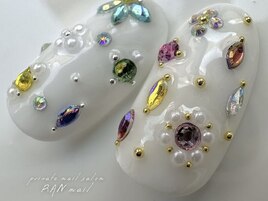 カラフルビジューネイル