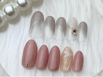 フローレスネイル 新宿店(FlawlessNail)の写真/【何度でも同価格で通える☆】ジェルオフ無料の定額制サロン♪シンプル派もアート派も満足なサンプル豊富!!