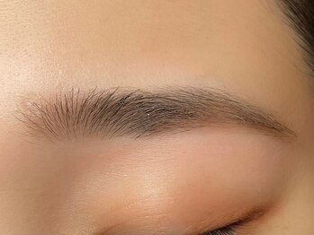 リザアイズ 館林店(LIZA eyes)の写真/【清潔感UP！】眉毛が変われば誰でも垢抜け顔に★話題の眉スタイリング◎眉の整え方、形にお悩みの方！