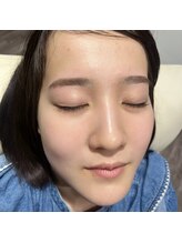 フルフィル(fulfill)/自眉を最大限に活かしたデザイン