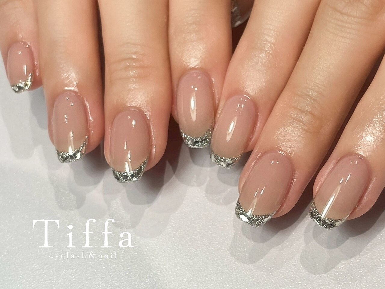 2025年秋トレンド】フレンチ・逆フレンチのネイルデザイン集