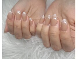 ベイビーブーマー/上品ネイル