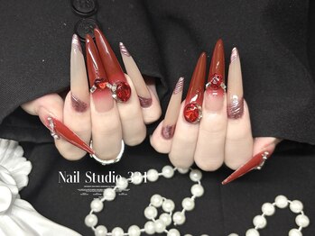 サンサンイチ 関内店(331)/ワンホン×赤グラデーション