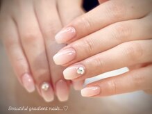 イプ(ip)の雰囲気（繊細なグラデーション大人の指先を格上げする特別デザイン☆）