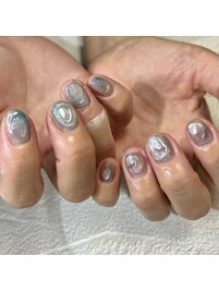 ちぐはぐぷっくりネイル