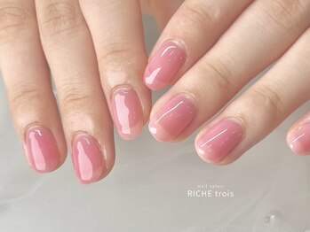 リッシュ トロワ(RICHE trois)/透け感ちゅるん！ピンクネイル