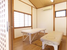 静岡神経整体院の雰囲気（エアドック（空気清浄機）・スチーム加湿器完備）