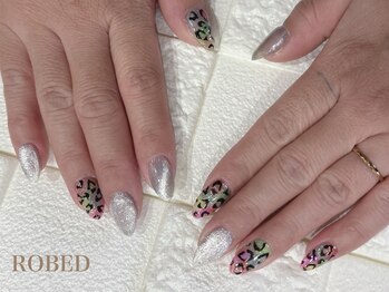 ヒョウ柄デザインネイル