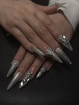 ヴィーナス トラップ(VENUS TRAP)の写真/長さだし×つけ放題で指先の印象を一新★カッコよさと上品さを融合させた最先端のネイルをご提供します。