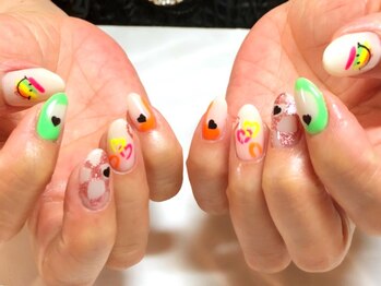 ネイルサロンブリス(nail salon Bliss)/☆ポップなニコちゃんネイル☆