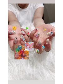 キラキラ宝石ネイル