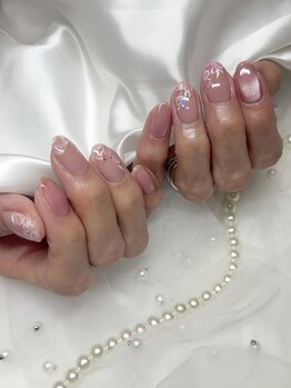 ビビ(ViVi)/手書きチューリップネイル