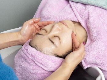 オハナ バイ ビューティマスミ(OHANA by beauty masumi)の写真/【フェイシャルシェービング＋リンパマッサージ♪】顔色がUP◎気になる頬のもたつきにも徹底アプローチ★