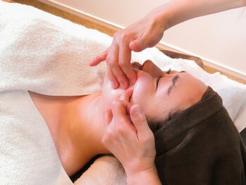 ビーグレイス(Vigrace)/極上小顔フェイシャル