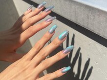 ノラ ミナミアオヤマ(NORA MINAMIAOYAMA)/ブルーオーロラマグネット