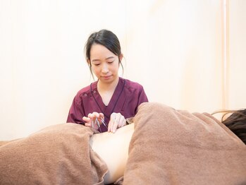 国領狛江通り整骨院の写真/《初めての方にもおすすめ!》産後の腰痛や冷えにも◎鍼灸で心と体をリセット。幹細胞美容鍼も取り扱い◎