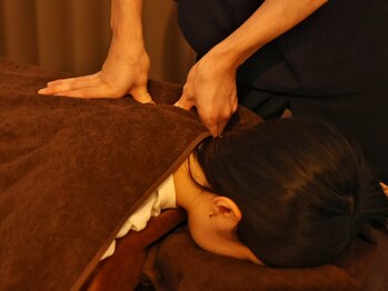 リフレッシュ(Re.fresh)の写真/つらい首肩コリに◆【初回10％OFF】肩首集中コース70分6102円◆プロの施術で心身ともにリラックス！