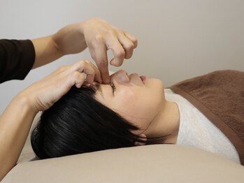 テクテク 鶴見駅西口店(TEQTEQ)の写真/「スマホやPCで首肩が重い、目の疲れが取れない...」脳疲労リカバリーヘッドスパで全て解消！】