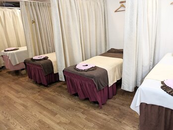 ハニークール/店内