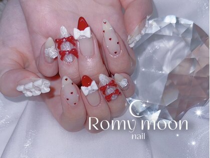 ロミィ ムーン ネイル(Romy moon nail)の写真