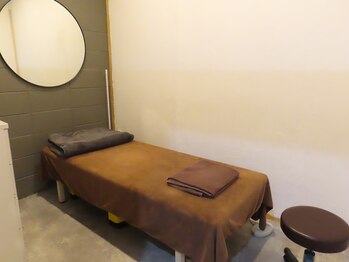 プラスはりきゅう整骨院/完全個室で至高の施術を