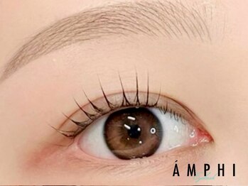 アンフィトーキョウ 表参道店(AMPHI TOKYO)の写真/【忙しい方にオススメ♪】同時施術で時短♪まつ毛パーマorマツエクとアイブロウのセットクーポンが人気★