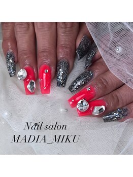 マディア(MADIA)/【スカルプやり放題/Sculpture】