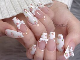 手描き薔薇フレンチネイル
