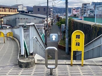 ペリカン(PELICAN)/《道案内》階段を降ります♪