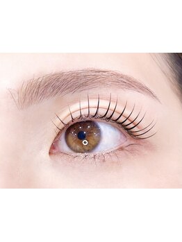 ナチュラル上品な目元にしたい