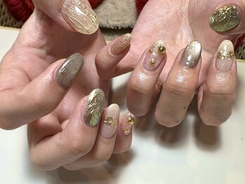 デューネイルスタジオ(dew nail studio)/ゴールドニュアンス