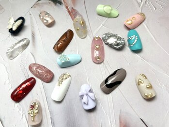 メゾンミズホ(Maison Mizuho)の写真/＼伏見・21時まで営業／仕事帰りにサクッと可愛く♪ちゅるんとした透明感で人気＊マグネットネイル¥4500