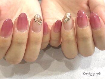バランス 泉中央店(balance)/大きめピンクホロで上品ネイル♪