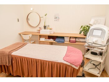 アンドエピ(&epi)/施術ROOM　1