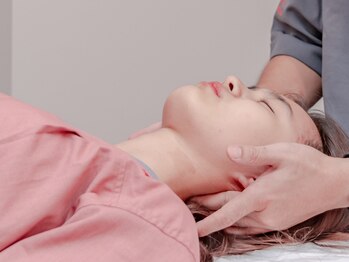 整体 王院長の写真/首回り～頭・お顔のケアで、スマホやパソコンで疲れた目・頭もスッキリ♪キレイなフェイスラインの小顔へ☆