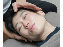 フィシス/頭蓋骨から矯正していきます