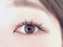 アンベリイルラッシュ(Embellir Lash)/タレ目風デザイン