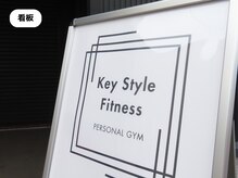 キースタイルフィットネス/入口看板が目印