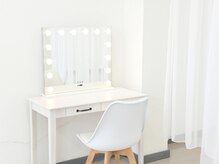 シナレ(Sinarae)/内観の様子　化粧台