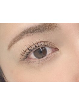 ナチュラル上品な目元にしたい