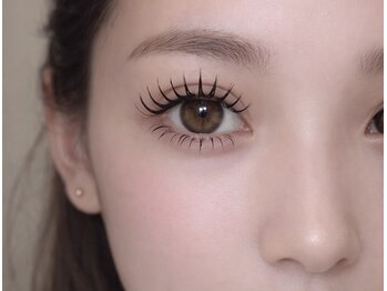 サロンドメイド(Salon de MADE)の写真/モテ可愛なまなざしを叶えるならLカール♪ふんわり束感で目元の印象を思いのままに。